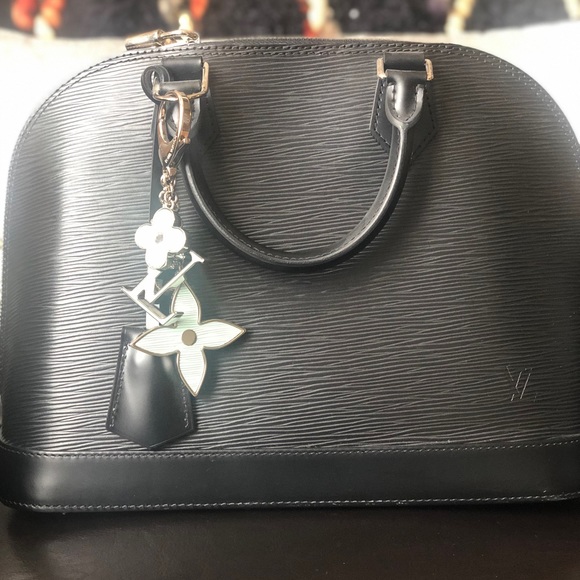 Authentic Louis Vuitton XL ladies handbag - Picture 2 of 6